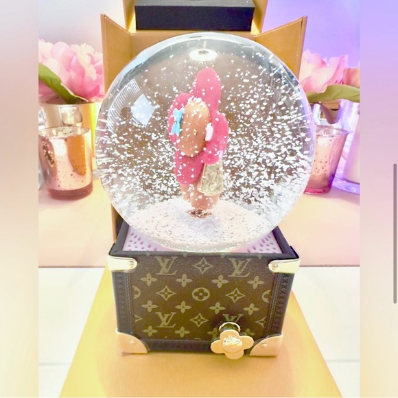 ✨Louis Vuitton Musical Snow Globe✨ - Picture 6 of 7